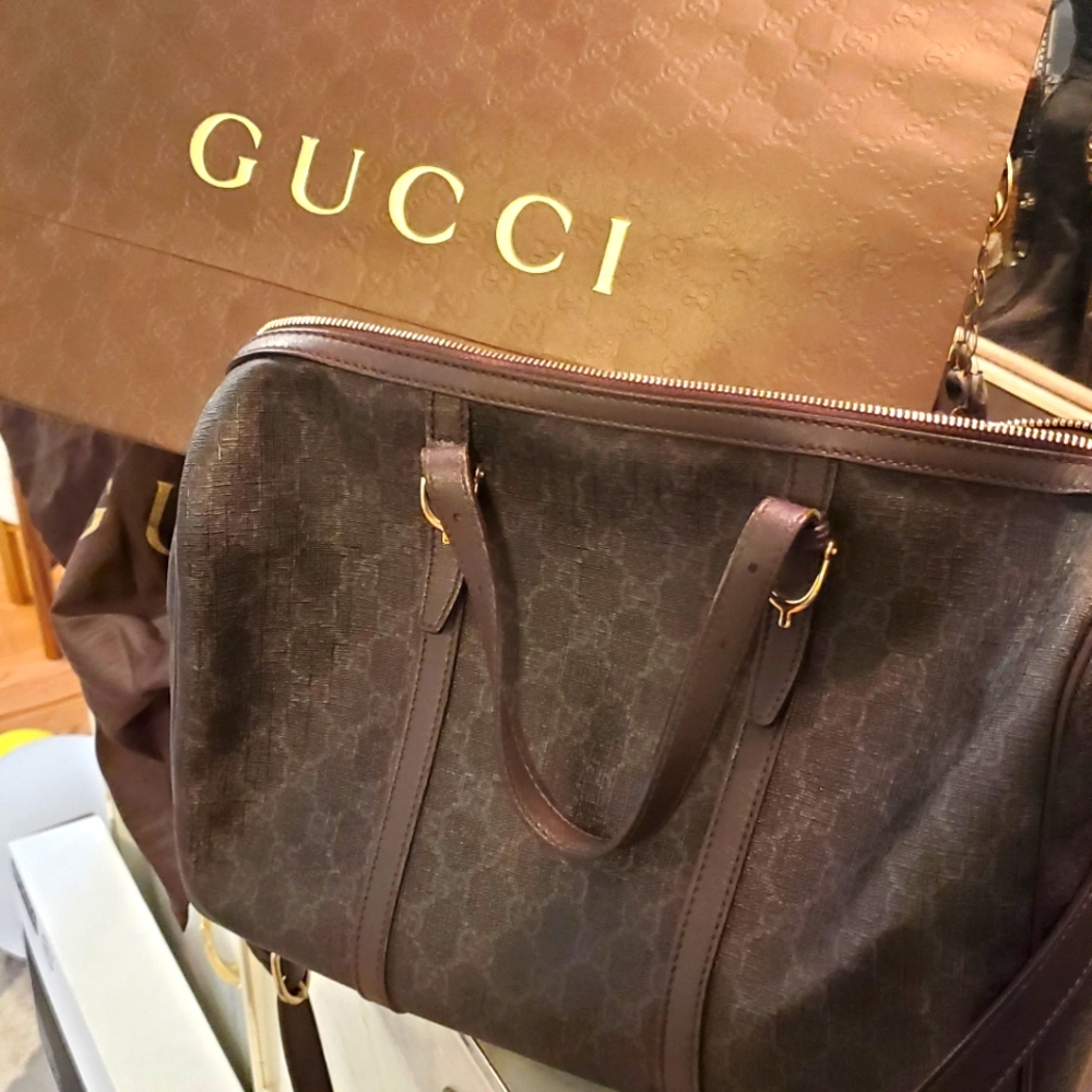 Gucci  boston style